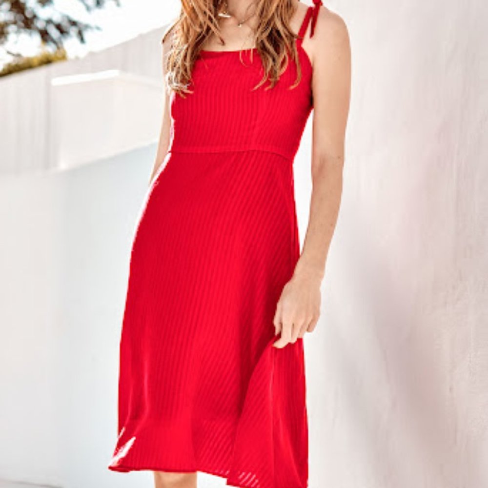 *update*Amour Vert Red Dress with Tie Straps, has a small tear please see photos